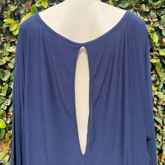 {VINCE} Top - Picture 8 of 9